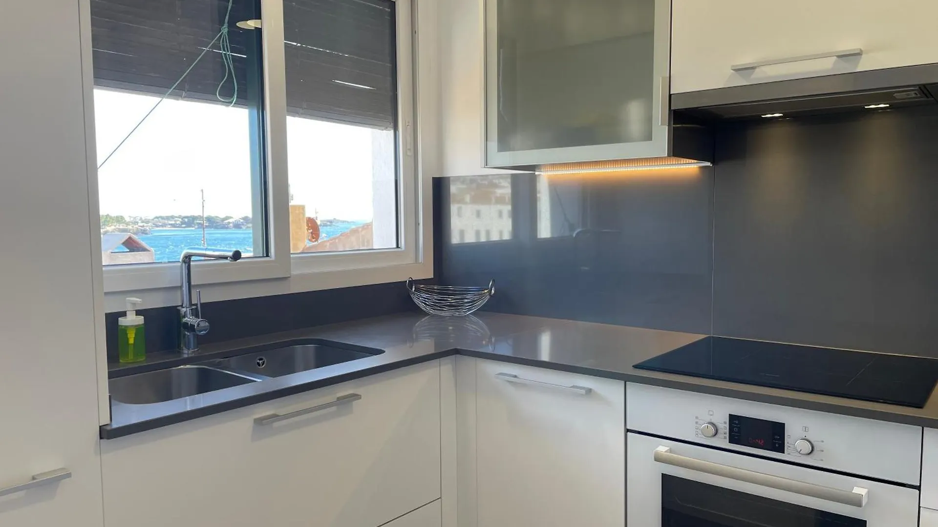 Marquina - Apartamento Con Fantasticas Vistas Al Mar Cadaques 0*,  Spain